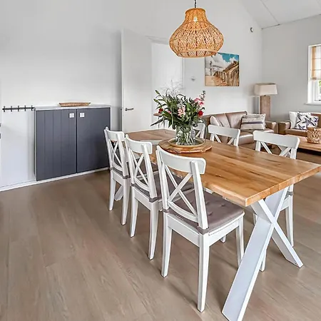 3 Bedroom Lovely In Noordwijk